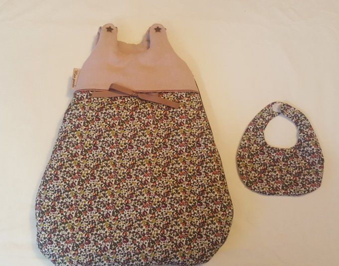 Bavoir pour poupée - sur commande