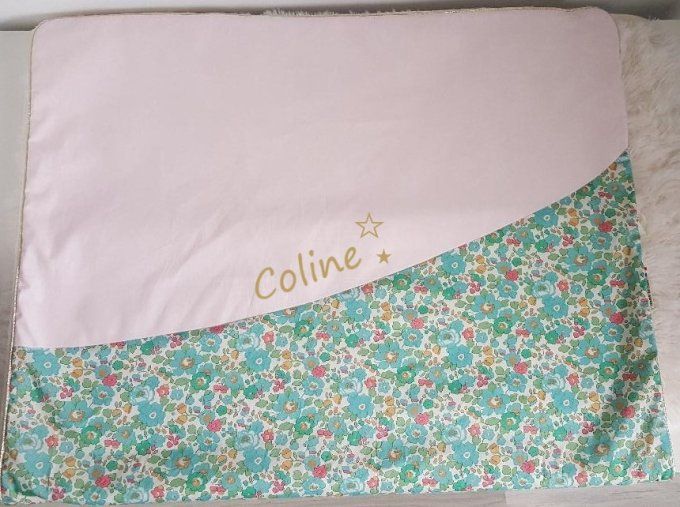 Couverture pour bébé en Liberty betsy turquoise et uni rose