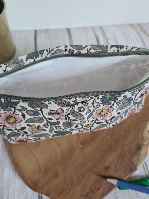 Trousse d'école en Liberty Emery Walker