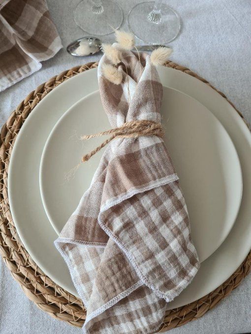 Serviette de table en double gaze de coton taupe