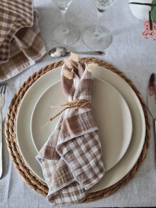 Serviette de table en double gaze de coton taupe