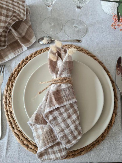 Serviette de table en double gaze de coton taupe